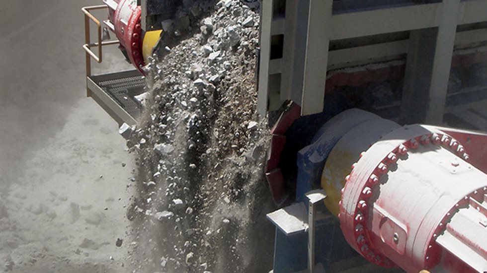 Apron feeders in mining need to be installed correctly with proper upkeep to maintain a high level of performance.