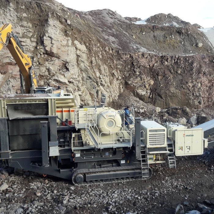 Lokotrack® LT130E™ mobile jaw crusher.