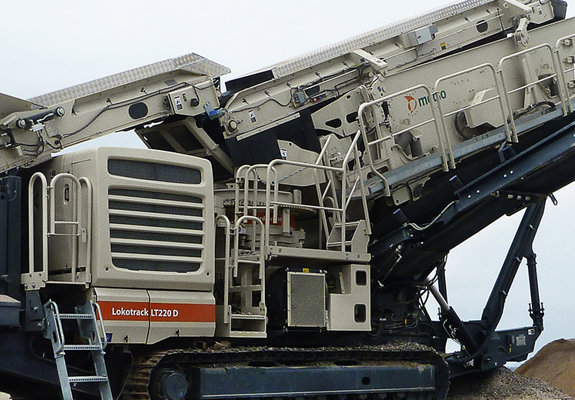 Lokotrack® LT220D™移动式圆锥破碎站