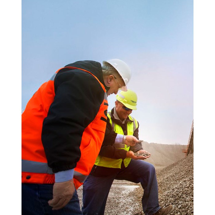 Metso screening expert at a customer site.